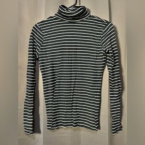 Blue/White or Black/Gray Turtlenecks